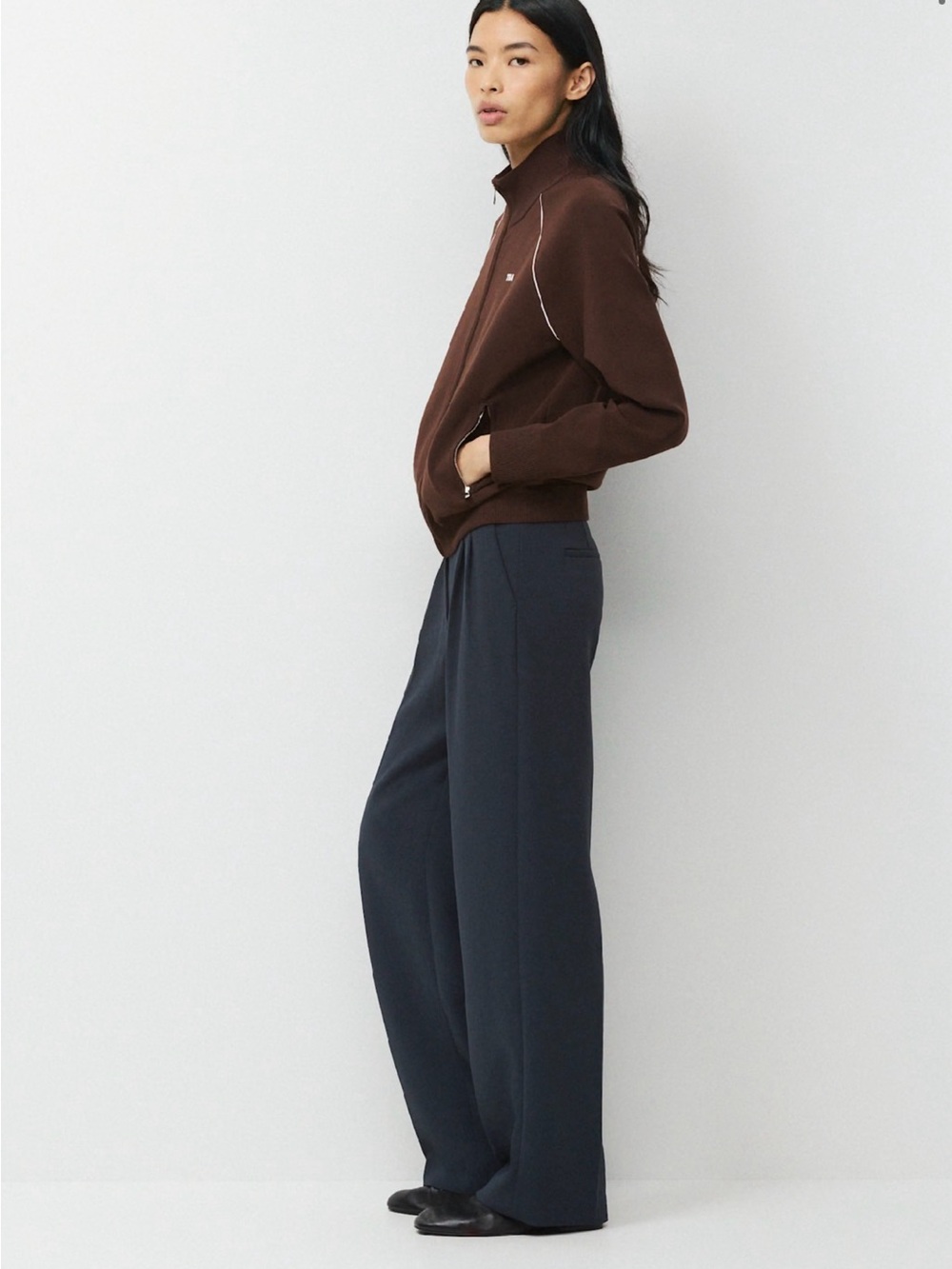 Aritzia Effortless Pant Crepette Dark Night Navy Wide Leg Trousers 4 Tall NWT